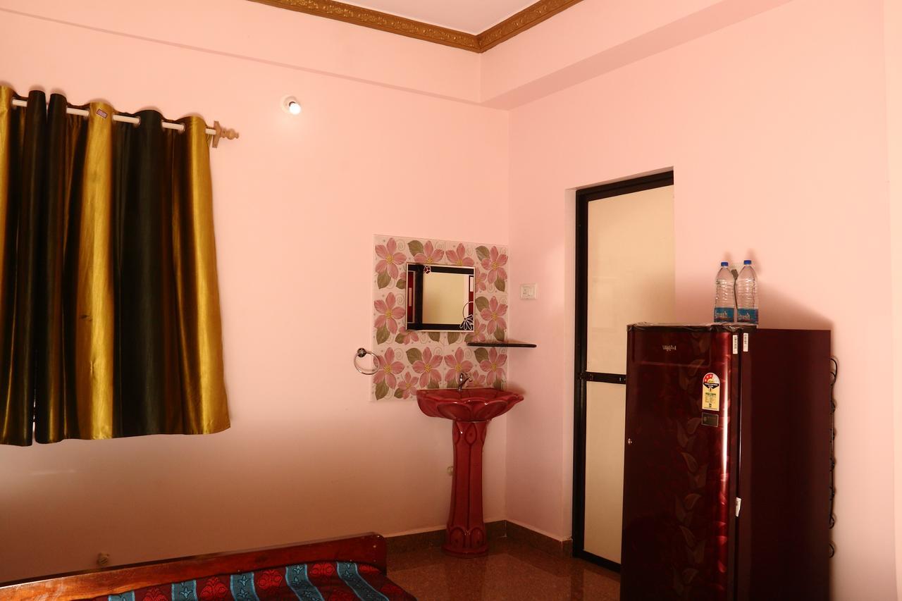 Sai Guru Guest House Анжуна Экстерьер фото